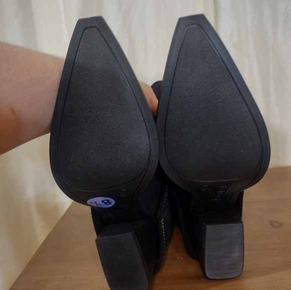 Nine West boots - Picture 4 of 4